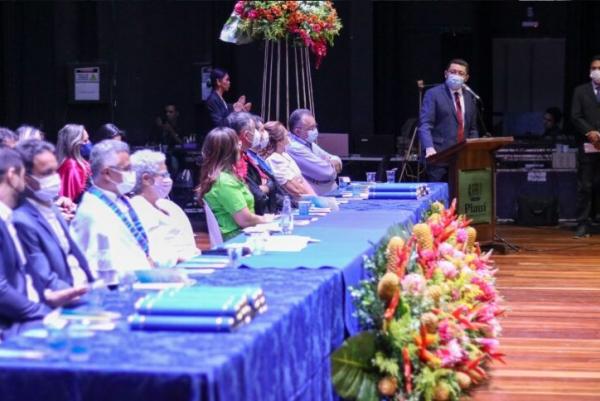 Formatura das primeiras turmas da Universidade Aberta do Piauí(Imagem:Divulgação)