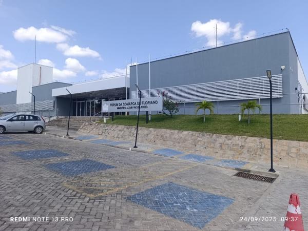 Fórum da Comarca de Floriano(Imagem:FlorianoNews)