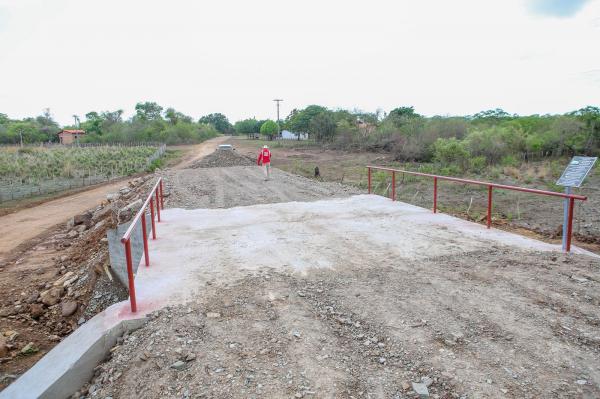 Em Cara&uacute;bas do Piau&iacute;, Ciro Nogueira inaugura obras juntamente com prefeita petista Andressa Leal(Imagem:Ascom)