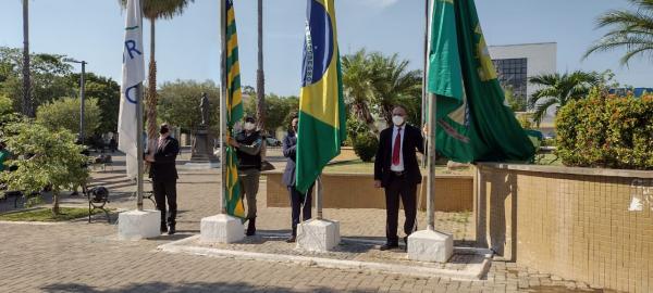 Floriano comemora Dia da Independência com Hasteamento de Bandeiras(Imagem:FlorianoNews)