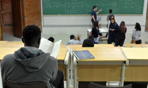 Escola Sesc oferece, no Rio, tutoria gratuita a 800 alunos.(Imagem:Arquivo Agência Brasil)