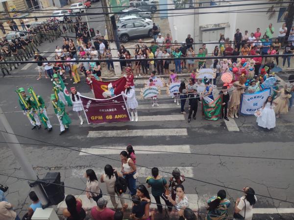Ginásio Primeiro de Maio celebra 68 anos com desfile marcante pelas ruas de Floriano(Imagem:FlorianoNews)