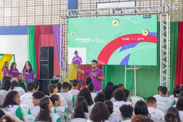 Estudantes da rede estadual participam de revisão Pré-Enem e Pré-Saeb em União.(Imagem:Letícia Santos)