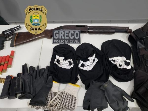 Polícia Civil apreendeu armas e munições com suspeitos de ataques a caixas eletrônicos em Teresina.(Imagem:Divulgação/Polícia Civil)