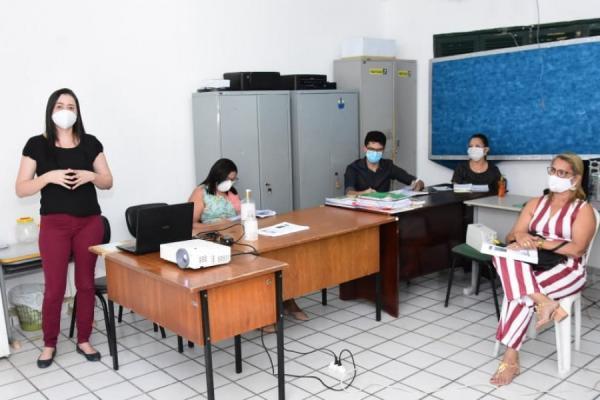 Município reúne representantes de escolas particulares para tratar do retorno às aulas.(Imagem:Secom)