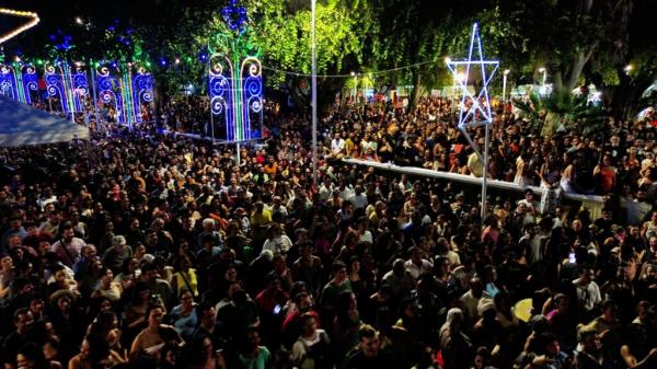 Abertura do Natal de Sonho & Luz ilumina a Praça Pedro II e inaugura 18 dias de programação cultural no centro de Teresina.(Imagem:Anna Júlia Melo)