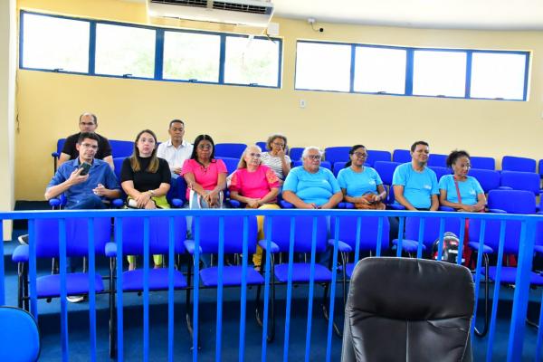 Câmara Municipal de Floriano discute a regulação de pacientes em audiência pública.(Imagem:CMF)