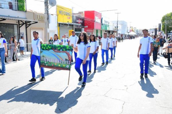 Desfile cívico encerra solenidades da Semana da Pátria em Floriano(Imagem:Secom)