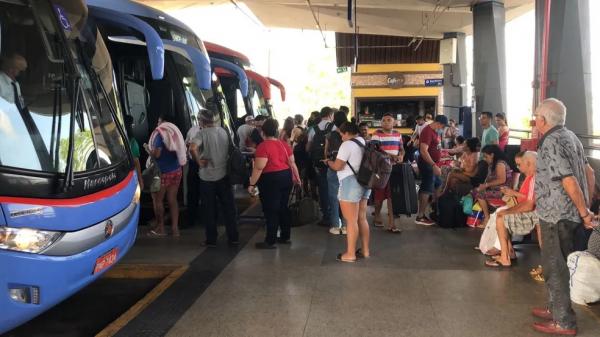 Na rodoviária de Teresina, movimentação intensa para a votação do 2º turno.(Imagem:Layza Mourão/g1)