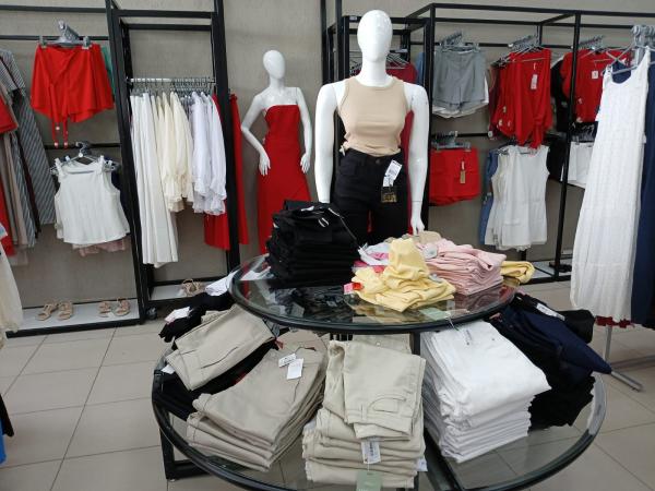 Armaz&eacute;m Para&iacute;ba de Floriano inicia dezembro com muitas ofertas nos setores de tecidos e confec&ccedil;&otilde;es.(Imagem:FlorianoNews)
