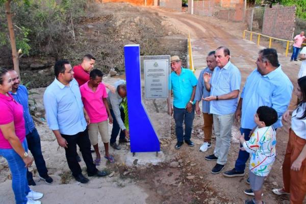 Prefeitura de Floriano entrega passagem molhada que dá acesso a localidade Bom Jardim(Imagem:Secom)