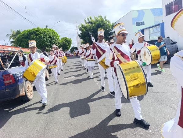 Gin&aacute;sio Primeiro de Maio celebra 69 anos com desfile c&iacute;vico e homenagens em Floriano.(Imagem:FlorianoNews)