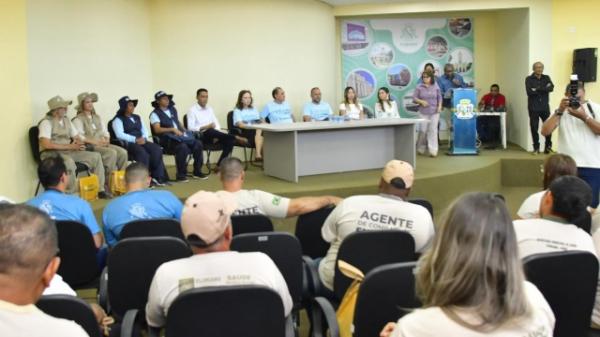 O kit de fardamento garante melhor condição de trabalho aos profissionais.(Imagem:CMF)
