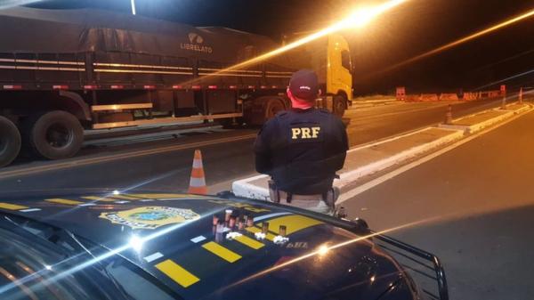 Caminhoneiro é preso em flagrante por tráfico de drogas e mais quatro são autuados no Piauí(Imagem:PRF PI)