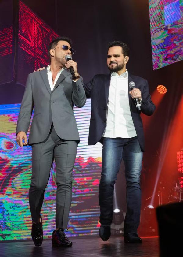 Zezé Di Camargo e Luciano fazem show no Dia dos Namorados.(Imagem: Manuela Scarpa/BrazilNews)