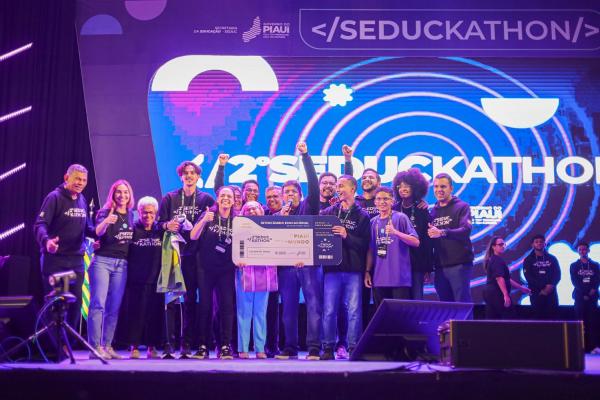 Com jogo sobre matemática, estudantes do Ceti José Pacífico conquistam o 2º lugar no Seduckatho 2025.(Imagem:Ascom Seduc)