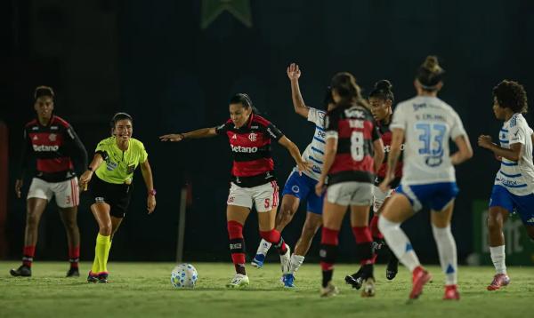 Equipes perdem oportunidade de assumir a lideran&ccedil;a da competi&ccedil;&atilde;o.(Imagem:PAULA REIS/FLAMENGO/DIREITOS RESERVADOS)