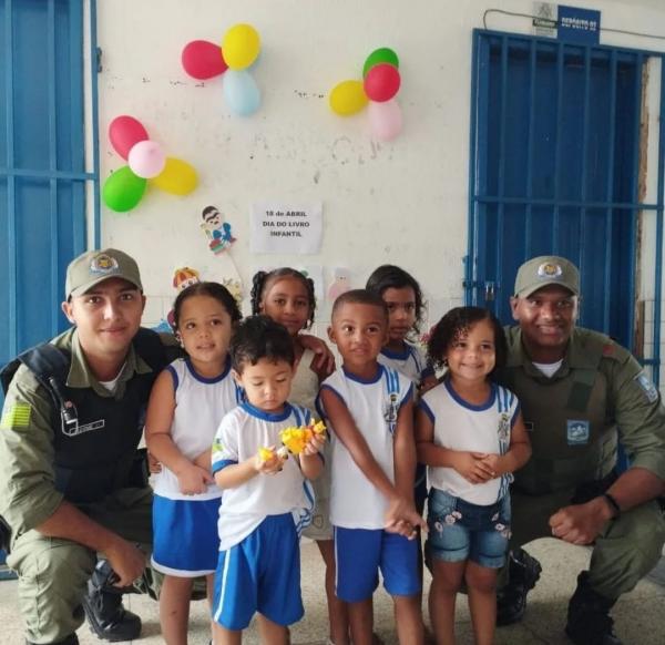 3º BPM realiza ação de integração com a comunidade escolar de Floriano.(Imagem:Reprodução/Instagram)