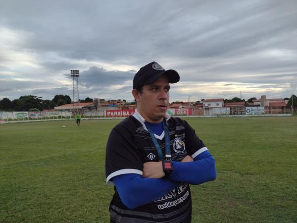Toninho Pesso, técnico do Corisabbá(Imagem:FlorianoNews)
