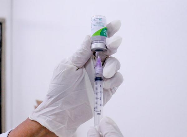 A farmacêutica americana Pfizer e a empresa de biotecnologia alemã BioNTech anunciaram que entrarão nesta sexta-feira, 20, com pedido de uso emergencial da vacina contra a covid-19(Imagem:Divulgação)