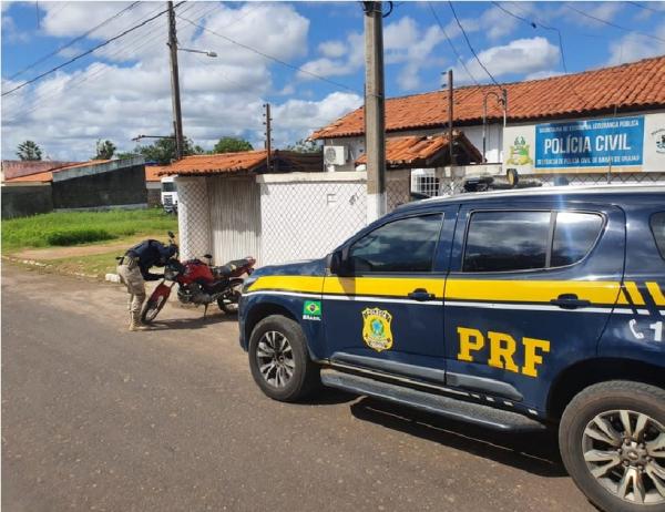 Homem é preso pela PRF por conduzir motocicleta adulterada em Barão de Grajaú(Imagem:Divulgação/PRF)