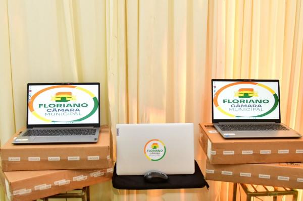 Câmara de Floriano entrega equipamentos em ação de modernização e transição digital(Imagem:CMF)