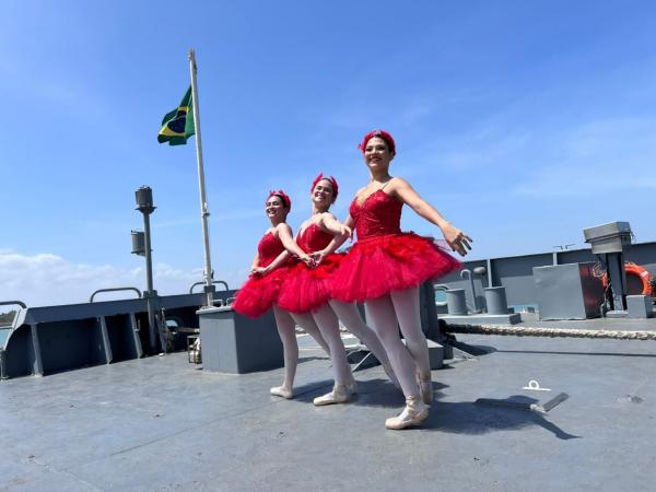 Alunos de ballet clássico(Imagem:Divulgação)