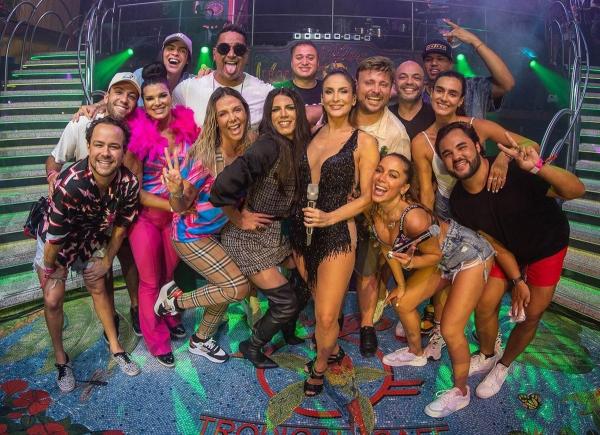 Anitta, Claudia Leitte, Xanddy e Carla Perez alvoroçam público em show nos EUA(Imagem:Reprodução)