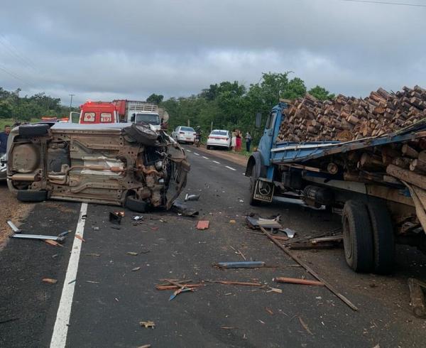 Acidente entre José de Freitas e Cabeceiras deixa idosa morta.(Imagem:PMPI)