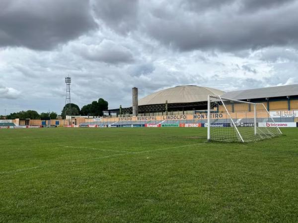 Estádio Lindolfo Monteiro, em Teresina.(Imagem:Julio Costa)