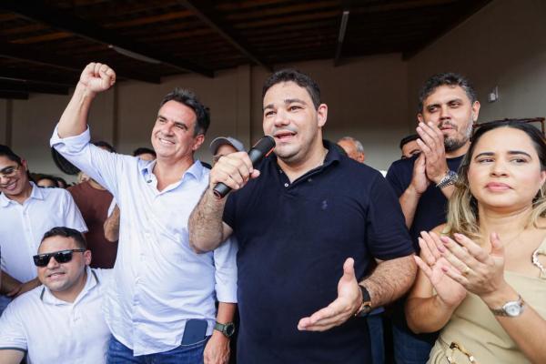 Em Cocal, em meio a uma multidão, Ciro Nogueira entrega obras e anuncia benefícios para população(Imagem:Ascom)