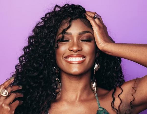 Erika Januza(Imagem:Larissa Queiroz/Reprodução/Instagram)