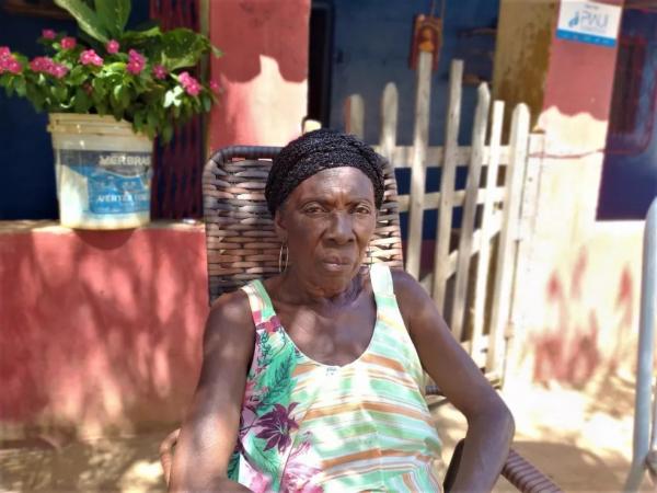Liderança local do Quilombo Mimbó, dona Idelzuíta Paixão.(Imagem:Divulgação/IBGE )