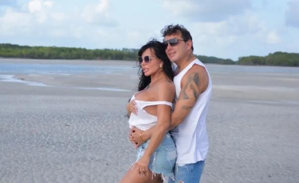 Foto de Gretchen e marido gerou especulações sobre gravides na internet.(Imagem:Instagram/Reprodução)