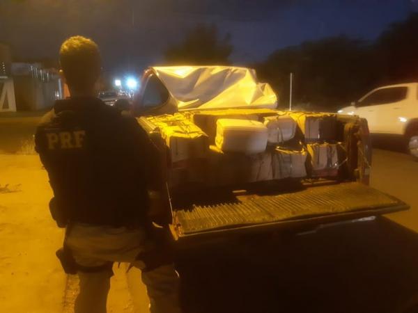 Polícia Rodoviária Federal apreende uma tonelada de queijo e 40 litros de manteiga no Piauí.(Imagem:Divulgação/PRF)