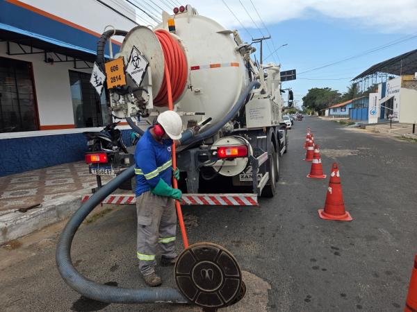 Materiais descartados de forma incorreta entopem as redes e prejudicam todo o sistema, sobretudo no per&iacute;odo chuvoso.(Imagem:Ascom &Aacute;guas do Piau&iacute;)