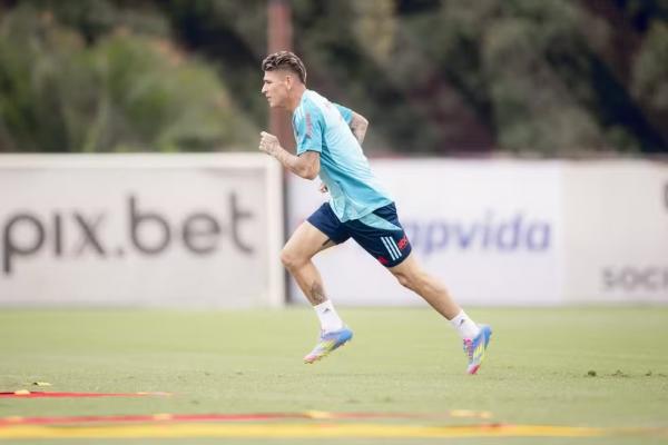 Carrascal em treino do Flamengo.(Imagem:Adriano Fontes/Flamengo)