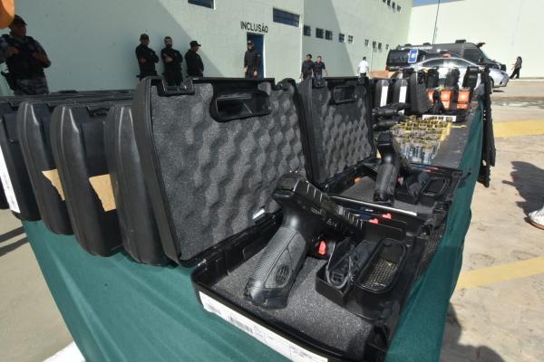 Durante a solenidade também foram entregues armamentos, coletes balísticos e fardamentos aos policiais penais.(Imagem:Divulgação)