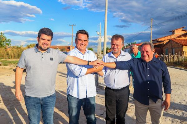 Ciro Nogueira inaugura