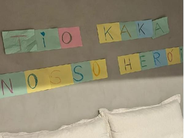 Kayky Brito foi recebido com festa após alta hospitalar (Imagem:Reprodução/Instagram)