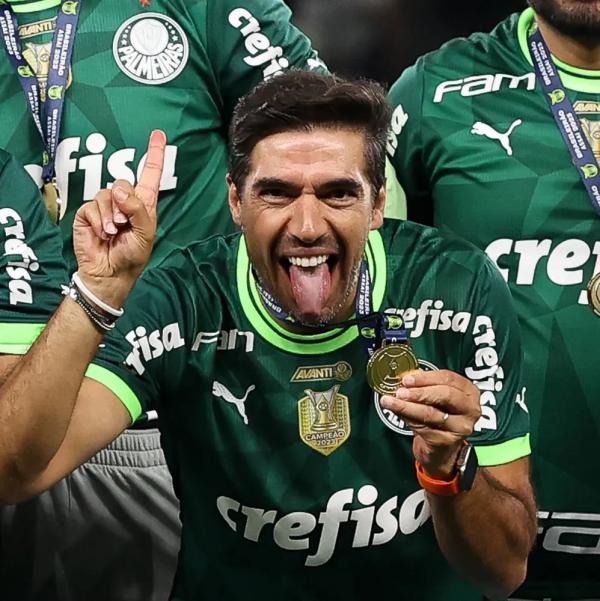 Abel Ferreira comemora a conquista do título brasileiro pelo Palmeiras.(Imagem:Cesar Greco)