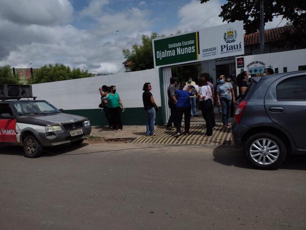 Trabalhadores da Educação em greve fazem manifestação em Floriano(Imagem:FlorianoNews)