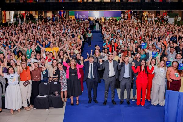 Governador premia 50 escolas de melhor desempenho com 14º salário para servidores e valor de um salário para estudantes(Imagem:Gabriel Paulino)