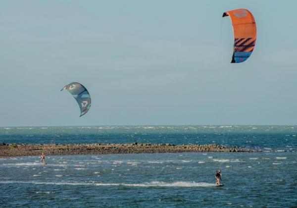 Kitesurfe em Cajueiro da Praia(Imagem:Thiago Amaral)