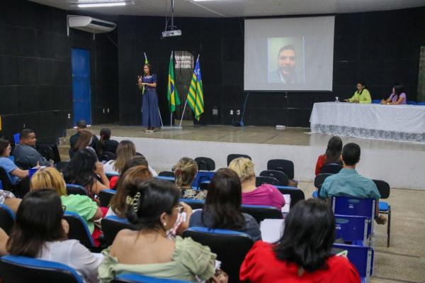 Profissionais da Educação se preparam para início das aulas na rede pública estadual.(Imagem:Divulgação)