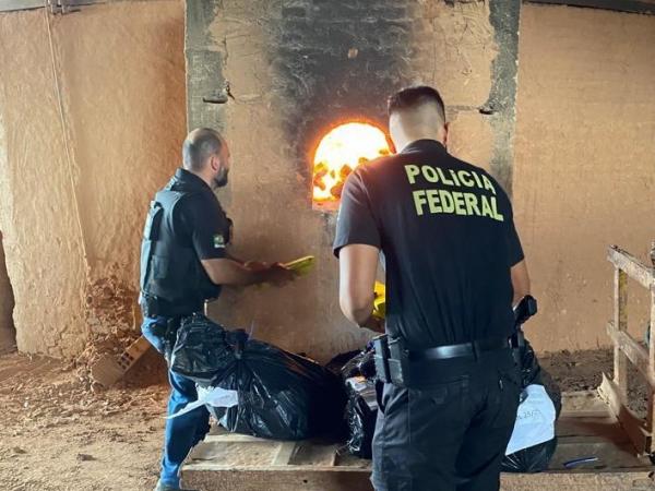 Polícia Federal queima mais de 200 kg de maconha e cocaína no litoral do Piauí(Imagem:Divulgação/PRF)