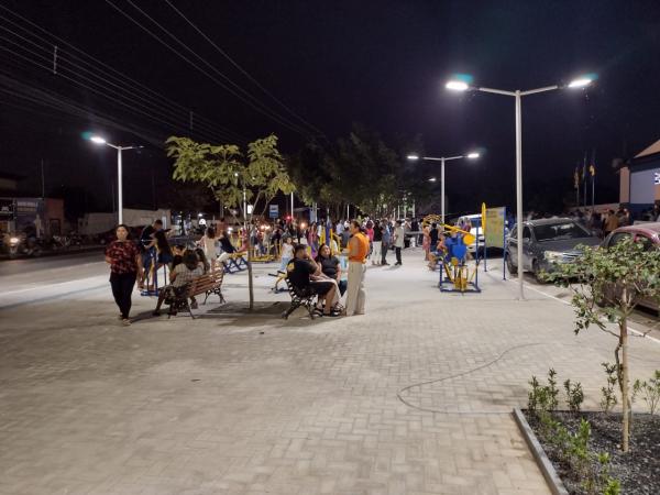 Inauguração da Praça Professora Fátima Alencar.(Imagem:FlorianoNews)