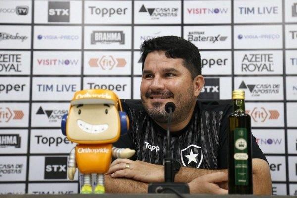 Recuperado do coronavírus, Barroca promete que Botafogo vai mudar atitude(Imagem:Reprodução)