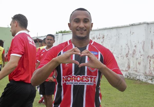  Júnior Mandacaru, atacante do River-PI.(Imagem:Djalma Lemos/River A.C. )