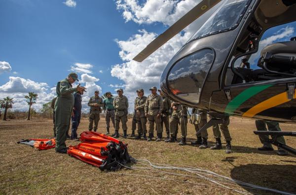 Participam do curso 14 policiais militares que desejam se tornar 